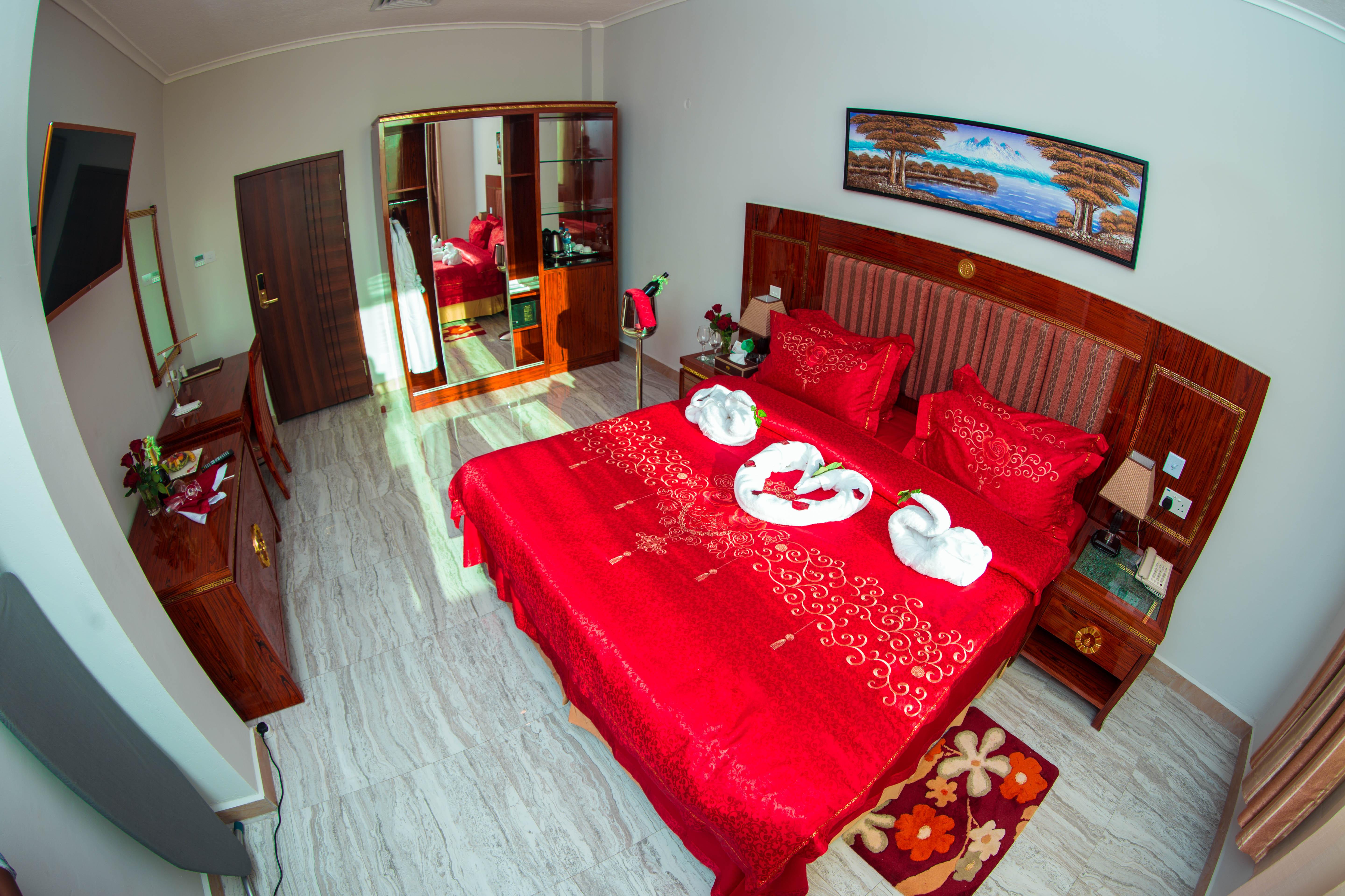 Tiffany Diamond Hotels Ltd - Makunganya Dár Al-Szalám Kültér fotó