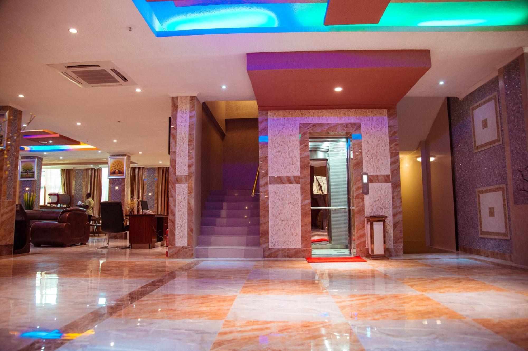 Tiffany Diamond Hotels Ltd - Makunganya Dár Al-Szalám Kültér fotó