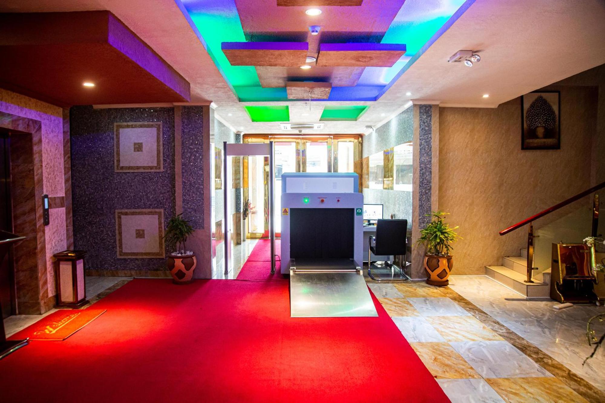 Tiffany Diamond Hotels Ltd - Makunganya Dár Al-Szalám Kültér fotó