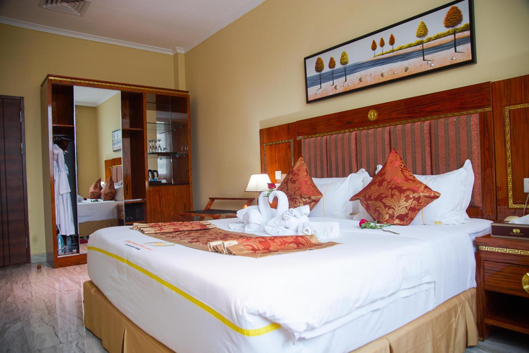 Tiffany Diamond Hotels Ltd - Makunganya Dár Al-Szalám Kültér fotó