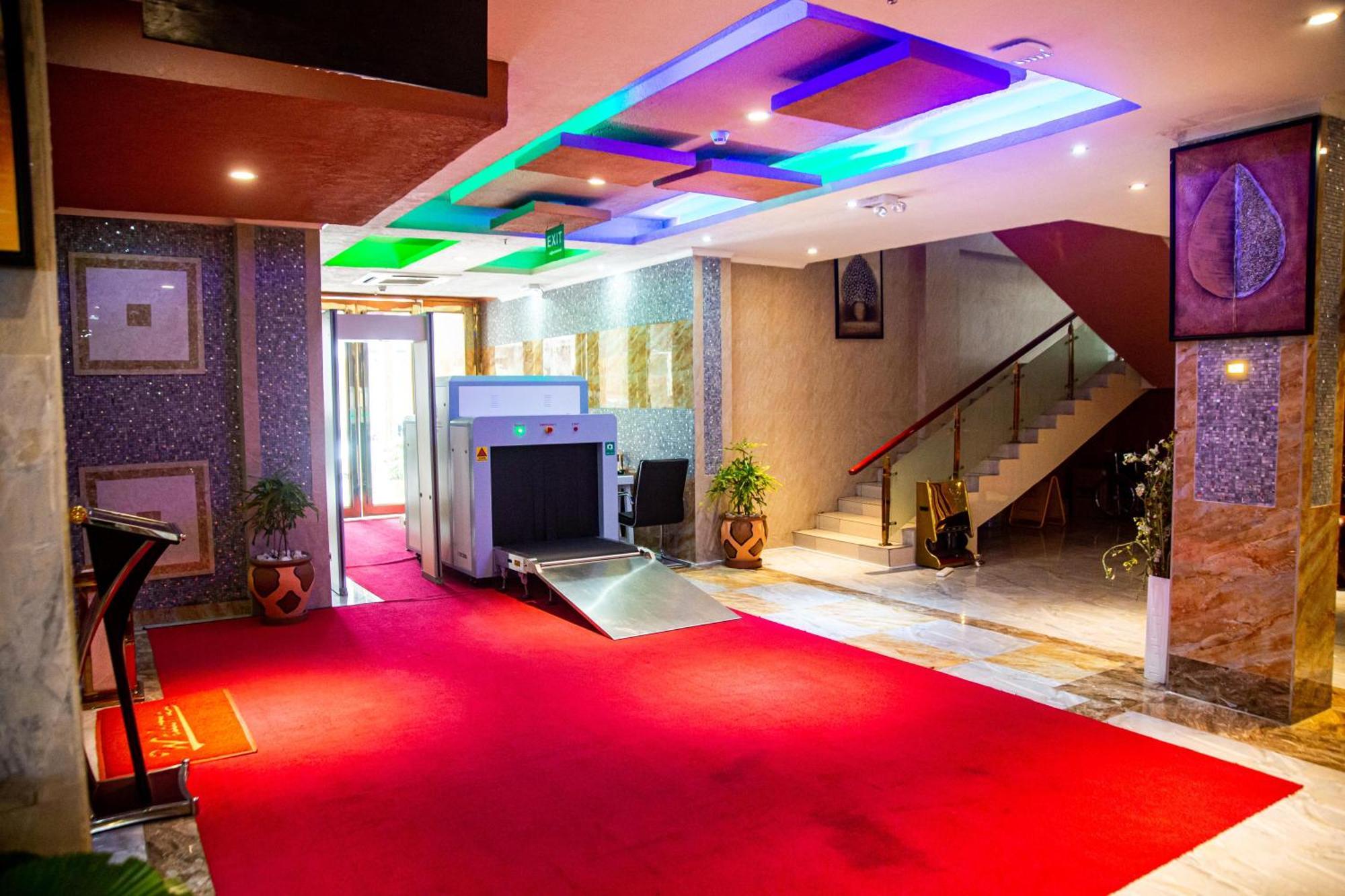 Tiffany Diamond Hotels Ltd - Makunganya Dár Al-Szalám Kültér fotó