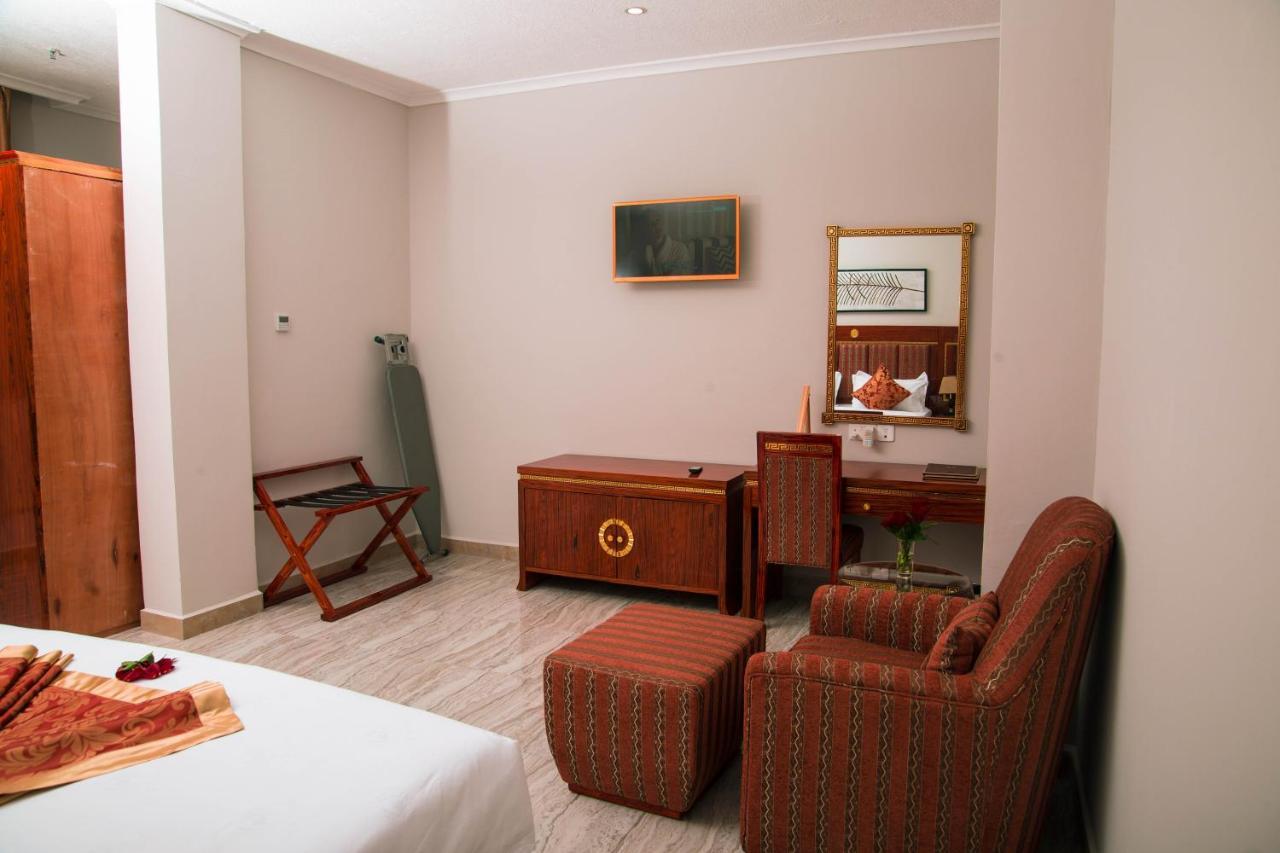 Tiffany Diamond Hotels Ltd - Makunganya Dár Al-Szalám Kültér fotó