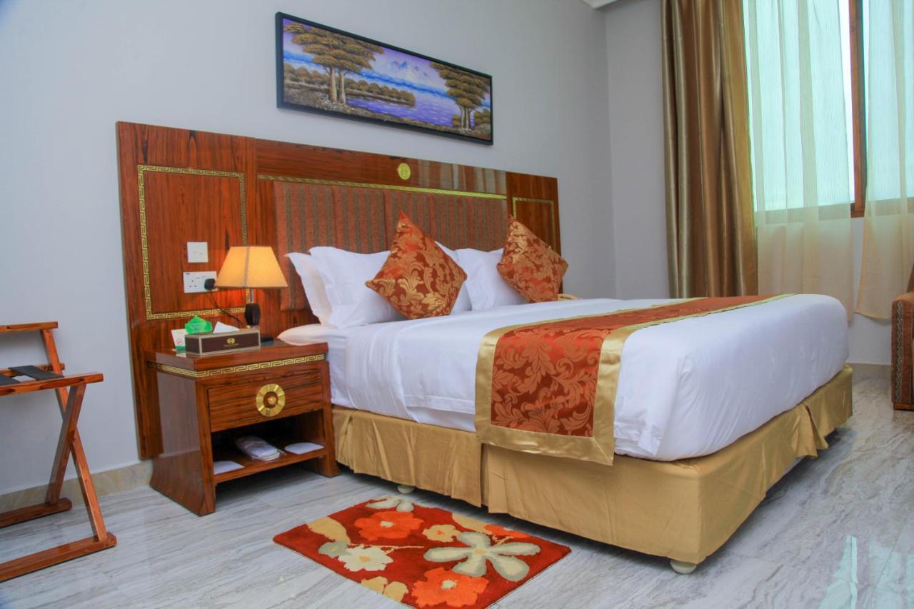 Tiffany Diamond Hotels Ltd - Makunganya Dár Al-Szalám Kültér fotó
